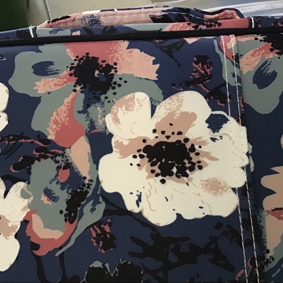 Large Capacity Multi Functional File Bag - Picture 3 of 5